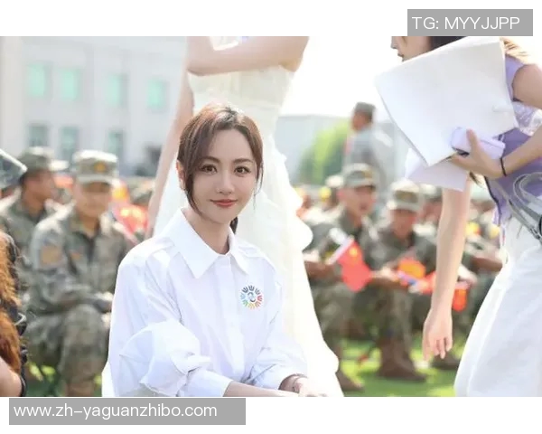 杨蓉足球热情洋溢展现运动魅力助力青少年足球发展新风潮 杨蓉足球热情洋溢展现运动魅力助力青少年足球发展新风潮